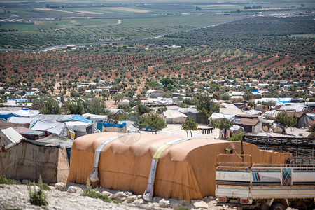 尤克莱宁垃圾帐篷难民图片