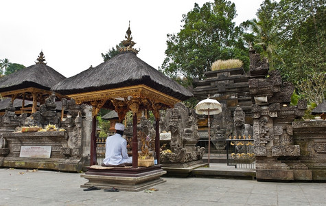 上帝印度尼西亚巴厘岛的TirthaEmpul寺崇拜印度教图片
