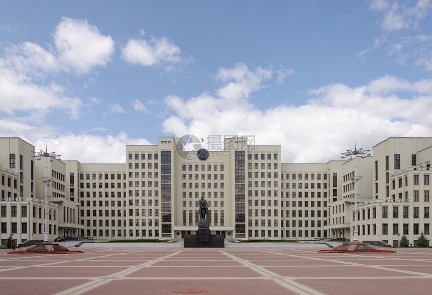 屋状态街道白俄罗斯明克独立广场上的议会大厦1938年建于白俄罗斯明克独立广场图片