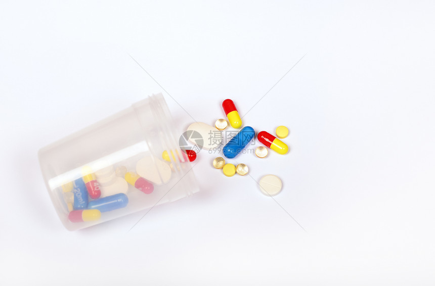药瓶和片在白色背景上隔离的药瓶和片复制空间透明瓶子配有药片物孤立概念物与分离剂概念瓶和片独立品处方白色的图片