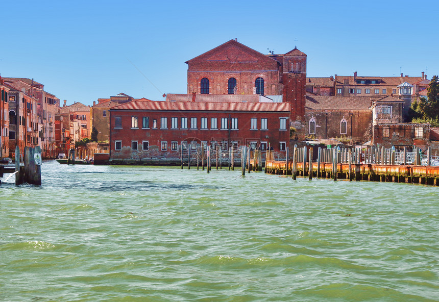 天空街道景观运河和修教堂的风景意大利威尼斯图片
