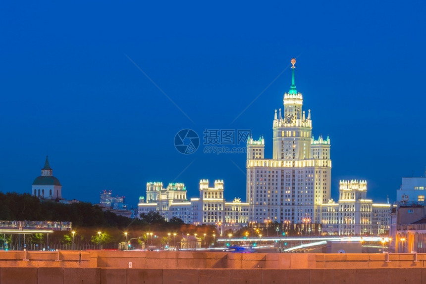 莫斯科天际在俄罗黄昏时的景象城市观旅游图片