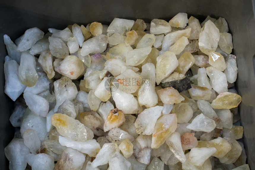 晶洞清除地质矿物岩石壳结晶作为地质矿物岩次要的图片