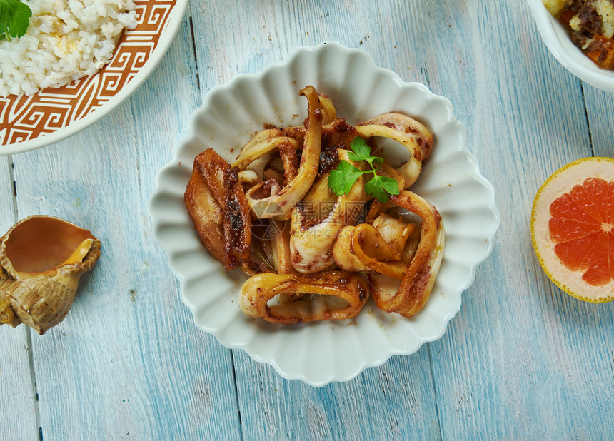 什锦的阿多邦AdobongPusitSquidAdobo菲律宾烹饪传统菜类厨师图片