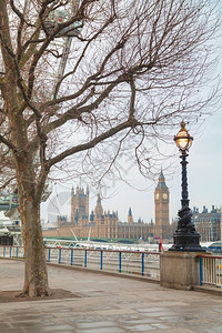 英国伦敦与时钟塔的概览清晨一早桥旅游的首都图片