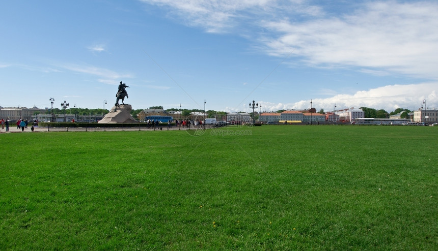 2015年6月4日俄罗斯彼得圣堡的纪念碑2015年6月4日列宁格勒青铜俄语图片
