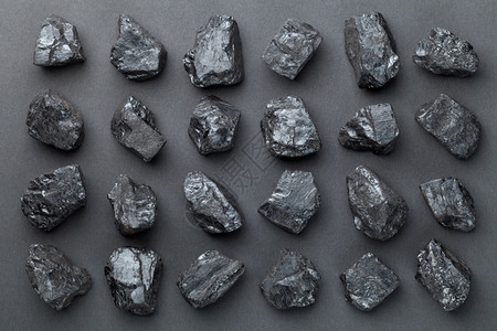 收藏活力火黑色背景上的煤块覆盖黑背景图片