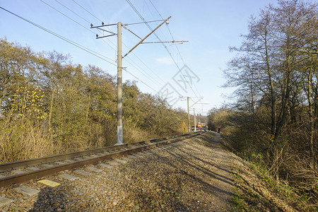 距离铁轨进入远处的铁轨进入远处的铁轨导冬天图片