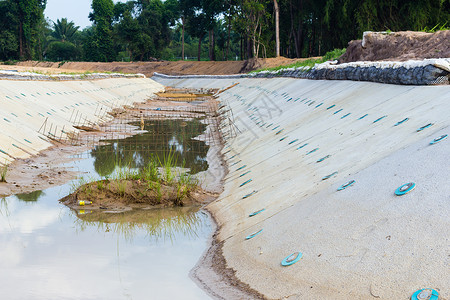 自然供水系统建筑工地的排水洪流动环境高清图片素材