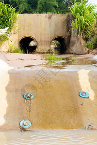 不卫生建造供水系统筑工地的排水污染工业的高清图片素材