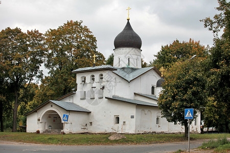 圆顶外部的建筑是旧俄罗斯的白颜色旧俄罗斯的白颜色博物馆图片