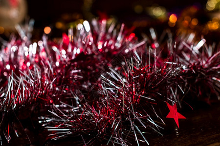 圣诞节和新年概念圣诞节和新年装饰背景玻璃锥体装饰风格图片