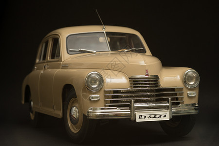 胜利苏联复古车GazM20古董模型图片