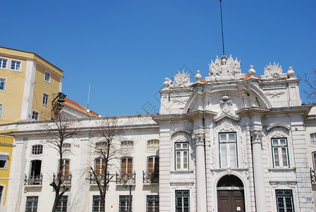 观光古董葡萄牙里斯本军事博物馆美丽的景蓝天背西伯利背景图片