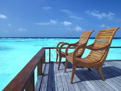 艾伦热带岛屿天堂北印度洋马尔代夫南阿里环礁岛的热带屿天堂躺椅子图片