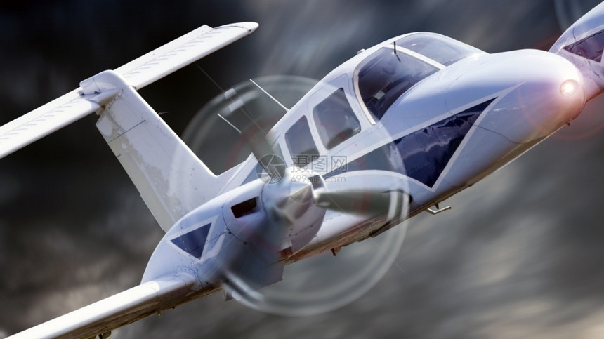 舵逃跑近距离接一架在暴风天气中飞行的私人机螺旋桨图片
