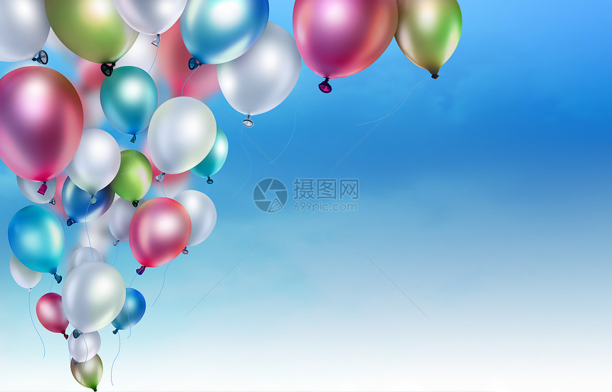 自由飞行天空背景上的多彩气球颜色图片