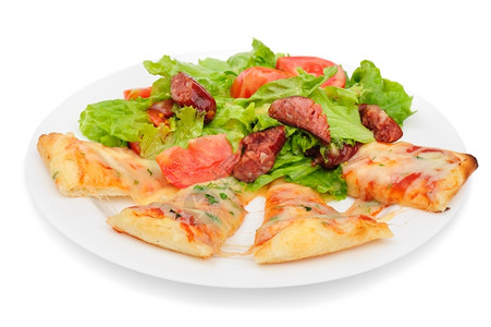 切片莴苣配有融化奶酪和新鲜蔬菜沙拉的披萨片和肉图片