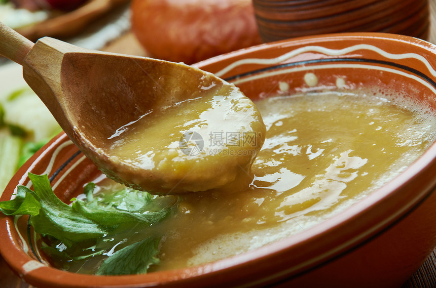 食物EtesuppePea汤或瓜豆挪威烹饪传统菜类顶视白色的蔬菜图片