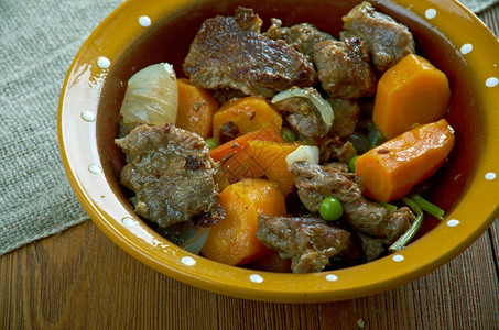 盘子炖加拿大晚餐牛肉史地加那迪纳美食图片
