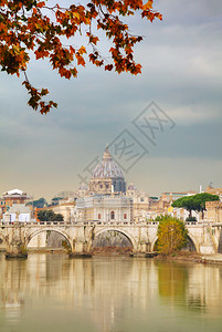 意大利语古老的概述罗马览圣彼得教皇巴西利卡于秋天在梵蒂冈城图片