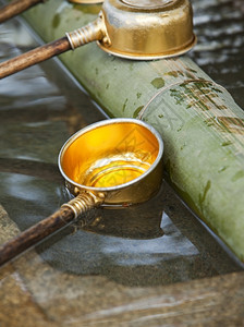 龙头净水宝神社金属的高清图片