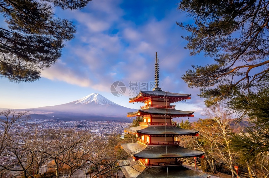 富士山和忠灵塔图片