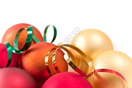 庆典带有丝装饰的圣诞玻璃球节文化图片