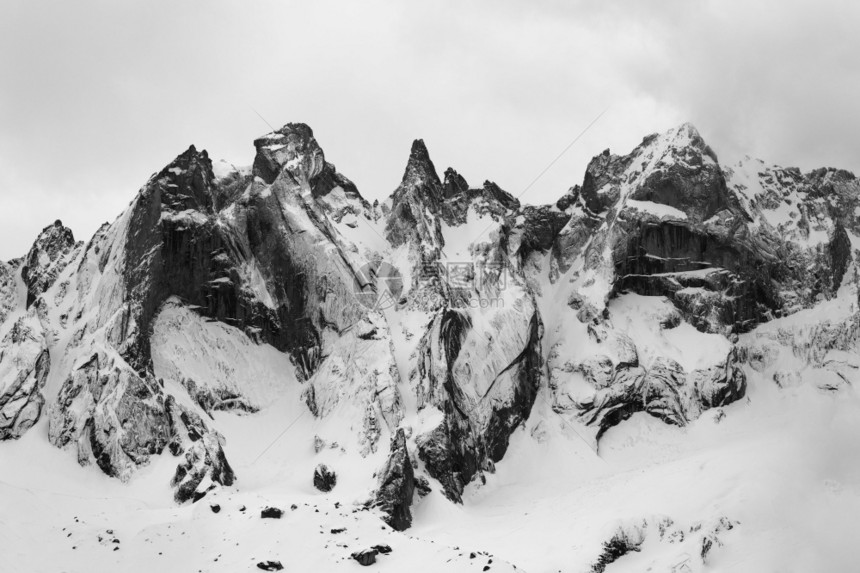 瑞士Rhaetian阿尔卑斯山的Sciero团体详情瑞士黑人和白精美艺术山冬旅游自然摄影图片