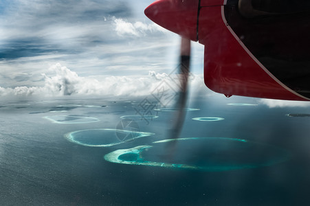 塞马湖夏天高度蓝色的马尔代夫高空飞行马尔代夫设计图片