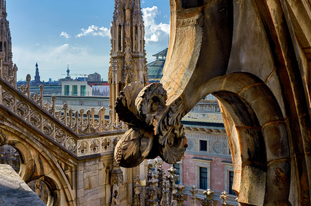历史建造古老的意大利米兰教堂图片