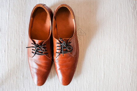 棕色皮鞋布洛克正式的白色图片