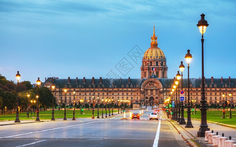 巴黎的LesDerestes大楼日出城市的旅游著名图片