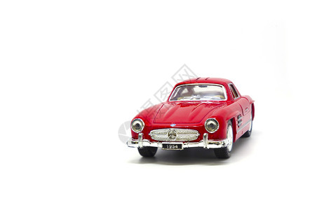 摩尔多瓦基希讷乌2018年7月28日1954年梅赛德斯30sl鸥翼红124压铸模型车红色玩具隔离在白背景上旅行优质的说明背景图片