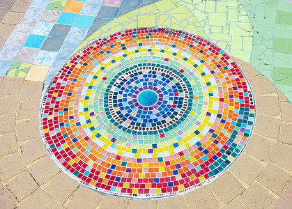 主题公园地板上的圆形陶瓷砖马赛克圆圈兰弓图片