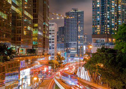 城市香港夜幕天窗和绿树交通繁忙香港夜街天窗和交通堵塞运输图片