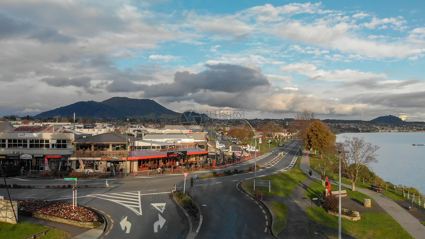 新的吸引力Rotorua天线空中观测新西兰冬季城市图片
