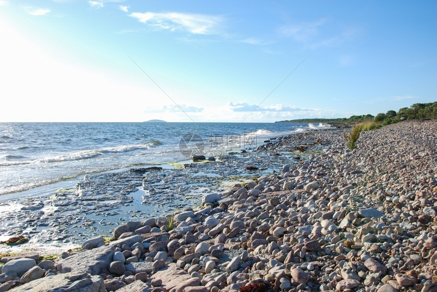 斯威德群岛奥兰的平板岩石海岸坦的风景静图片