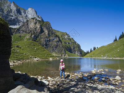 公园水远足瑞士尼德瓦尔登BannalpseeBannalpp图片