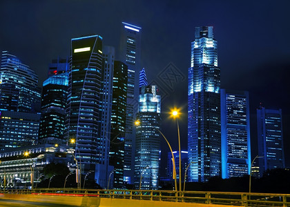 新加坡金融区晚上夜幕时的新加坡金融区城市河现代的图片