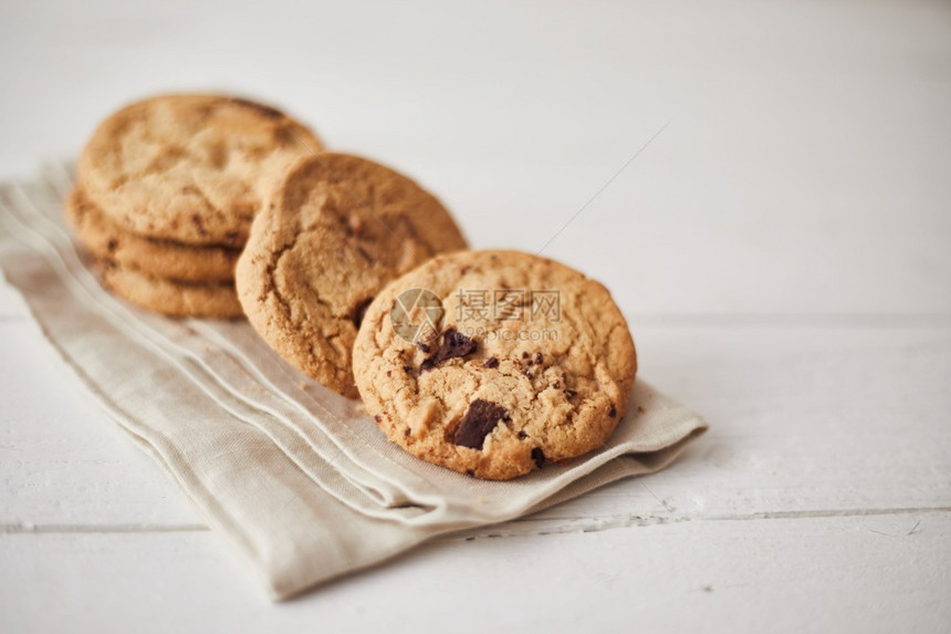 芯片复制美味的巧克力薯片饼干甜美味点心概念图片