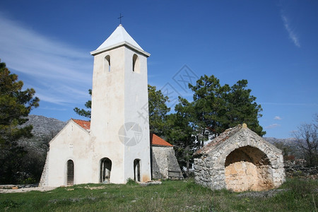 地标欧洲的克罗地亚美丽的小型农村教堂美观小乡村教堂图片