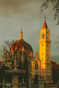 新拜占庭象征大教堂西班牙马德里的圣曼努埃尔和贝尼托教堂图片