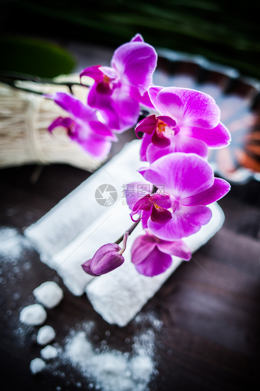 洗澡芳香疗法白毛巾兰花和石块白毛巾兰花和石块香水配件图片