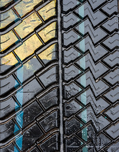路车轮交通使用彩色绘画线的湿轮胎轨迹纹理关闭深度高清图片素材