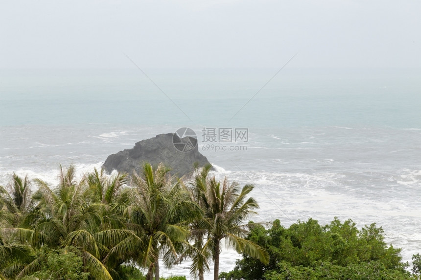 风暴台苏莱多期间的暴风海啸蓝色的图片