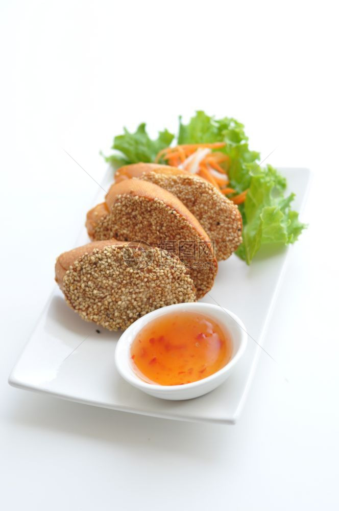 油炸越南语传统的在法国面包上撒布的虾汤酱深炸和配自制酱汁图片