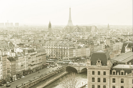 巴黎之景圣母大教堂河堤贵妇人图片