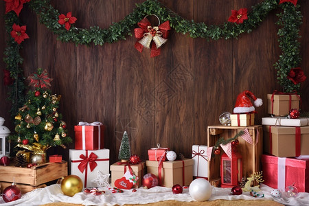 圣诞快乐和新年纪念木本及影印空间的庆祝活动奖章有创造力的假期树图片