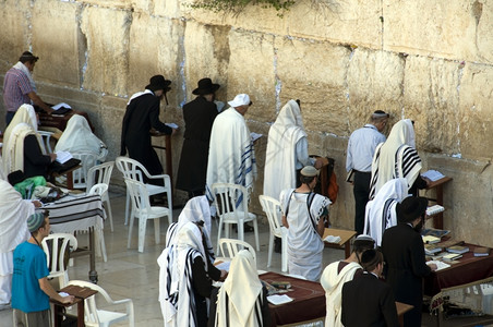 嚎啕大哭哈西迪克墙在耶路撒冷哀号的众人传统背景